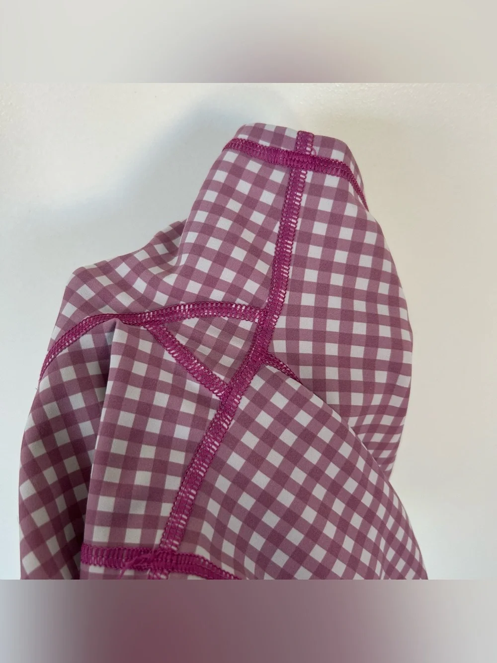 Alo Yoga 4” Vapor High-Waist Gingham Shorts in Raspberry Sorbet Size Extra Small